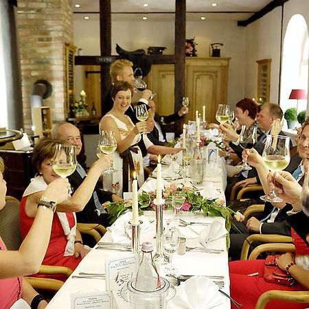 Klosterschaenke Hude Hotel Ferienwohnungen Restaurant Cafe ภายนอก รูปภาพ