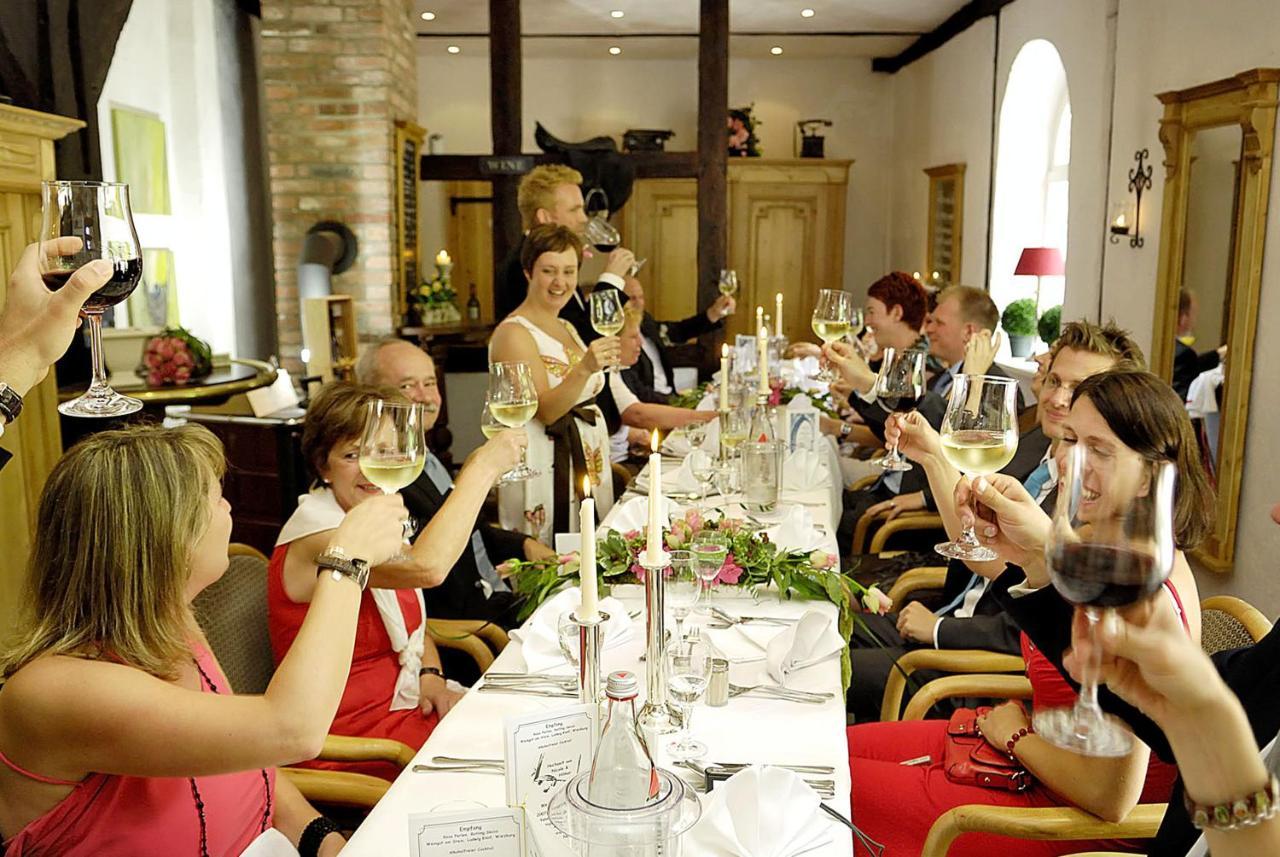 Klosterschaenke Hude Hotel Ferienwohnungen Restaurant Cafe ภายนอก รูปภาพ