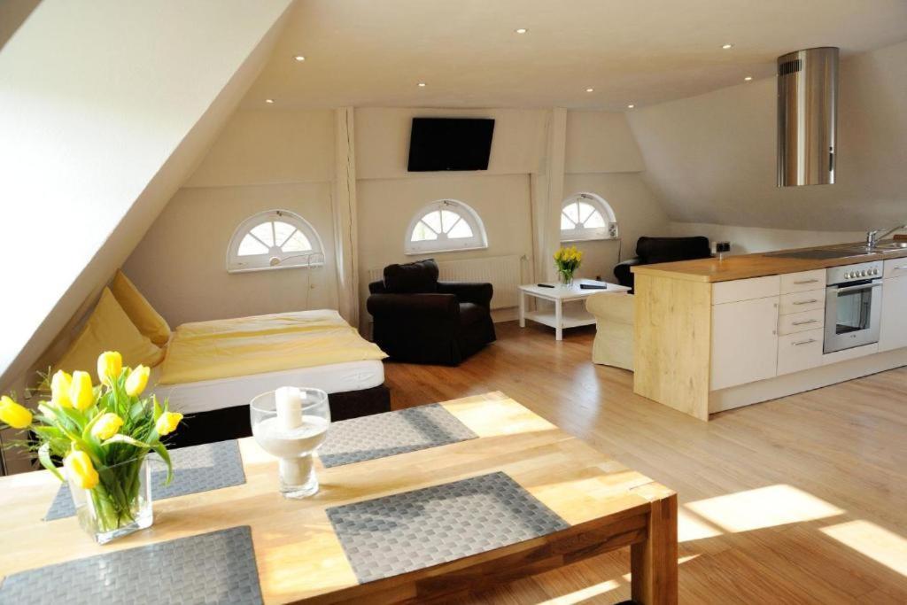 Klosterschaenke Hude Hotel Ferienwohnungen Restaurant Cafe ภายนอก รูปภาพ
